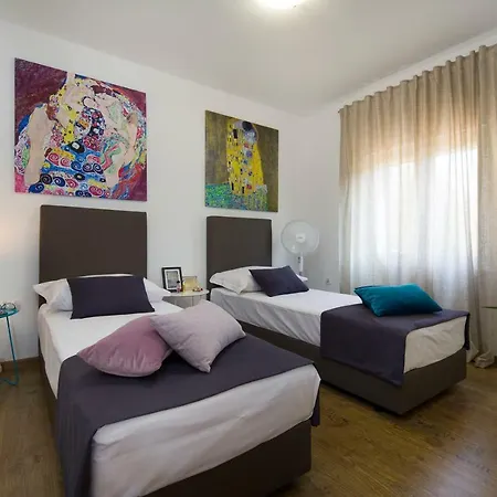 Portus Mikulina Oasis Sunset Σπίτι διακοπών